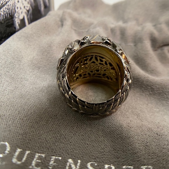 QUEENSBEE Gothic Lily Ring - Picture 4 of 6